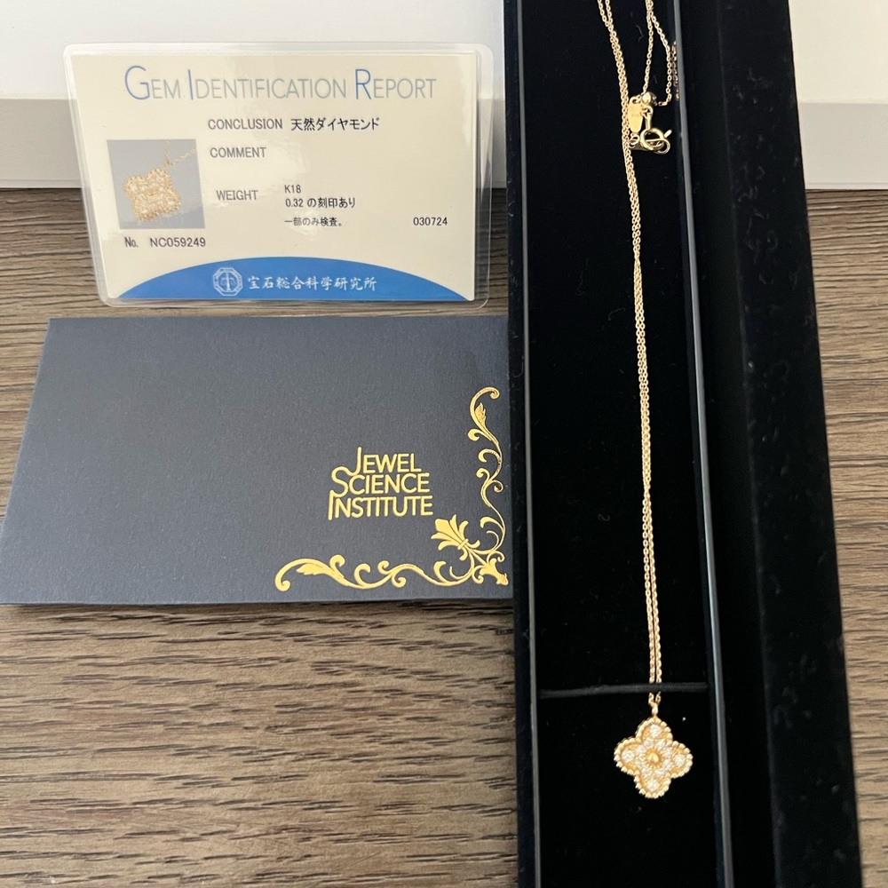 18K Japan Solid Gold Clover Pendant Necklace with Natural Diamonds